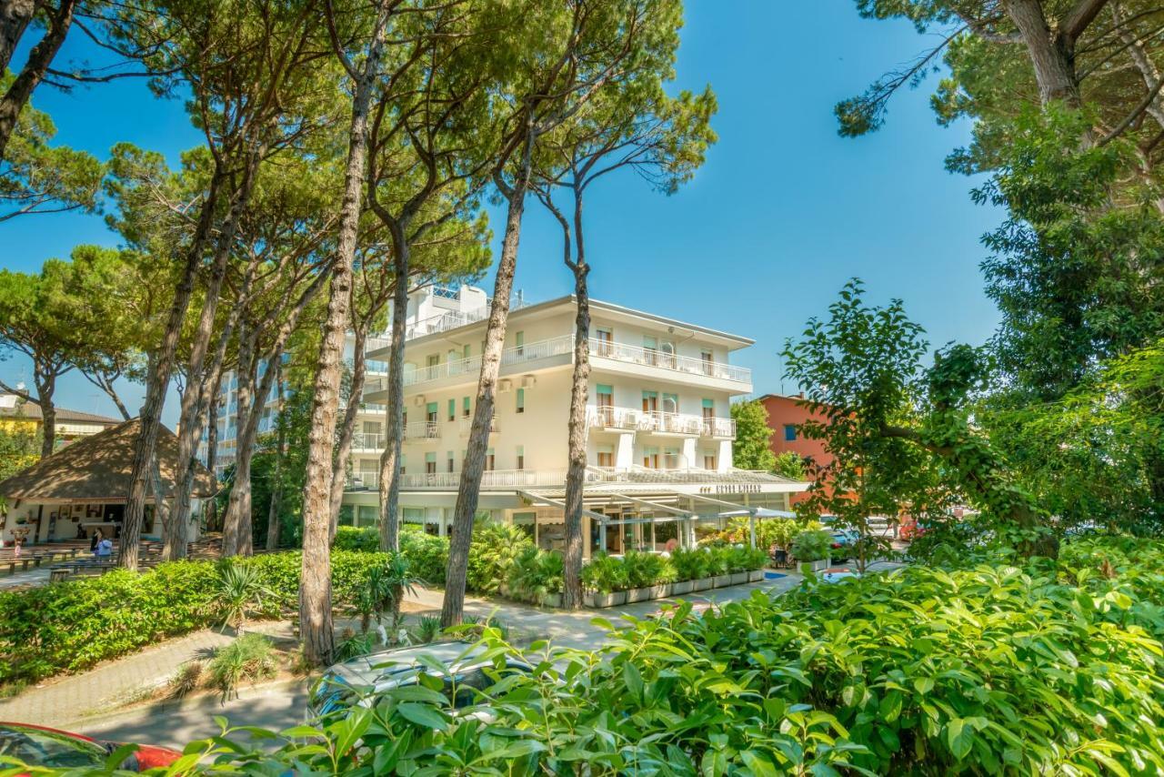 Hotel Milano Eraclea Mare Exterior photo